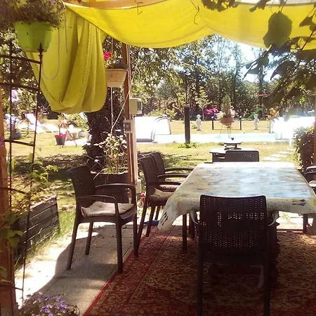 La Longere Des Gillettes Bed & Breakfast Bezenet