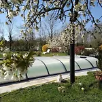 La Longere Des Gillettes Bed & Breakfast