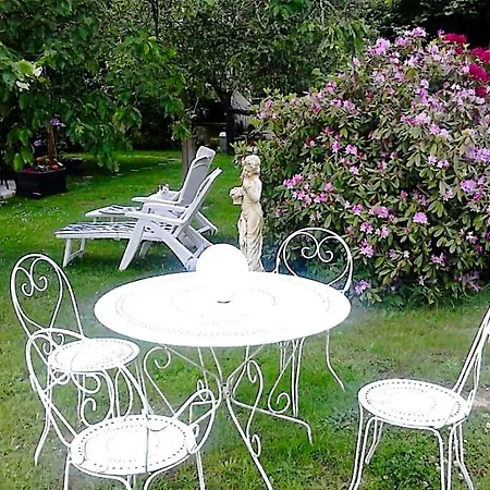 La Longère Des Gillettes Bed & Breakfast Bézenet